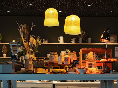 Desayuno buffet diario (EUR 19.50 por persona). Novotel Lille Centre Gares