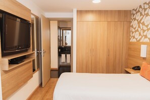 1 bedroom, minibar, in-room safe, desk