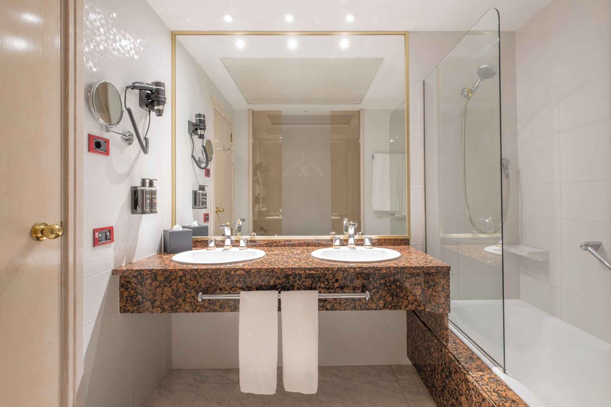 minibar, in-room safe, desk, laptop workspace