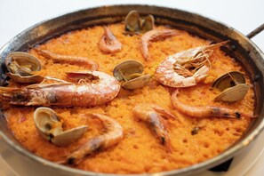 Se sirven desayunos, almuerzos y cenas