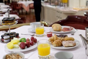 Daily buffet breakfast for a fee