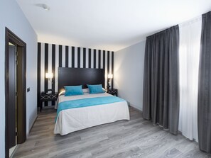 In-room safe, desk, soundproofing, free WiFi