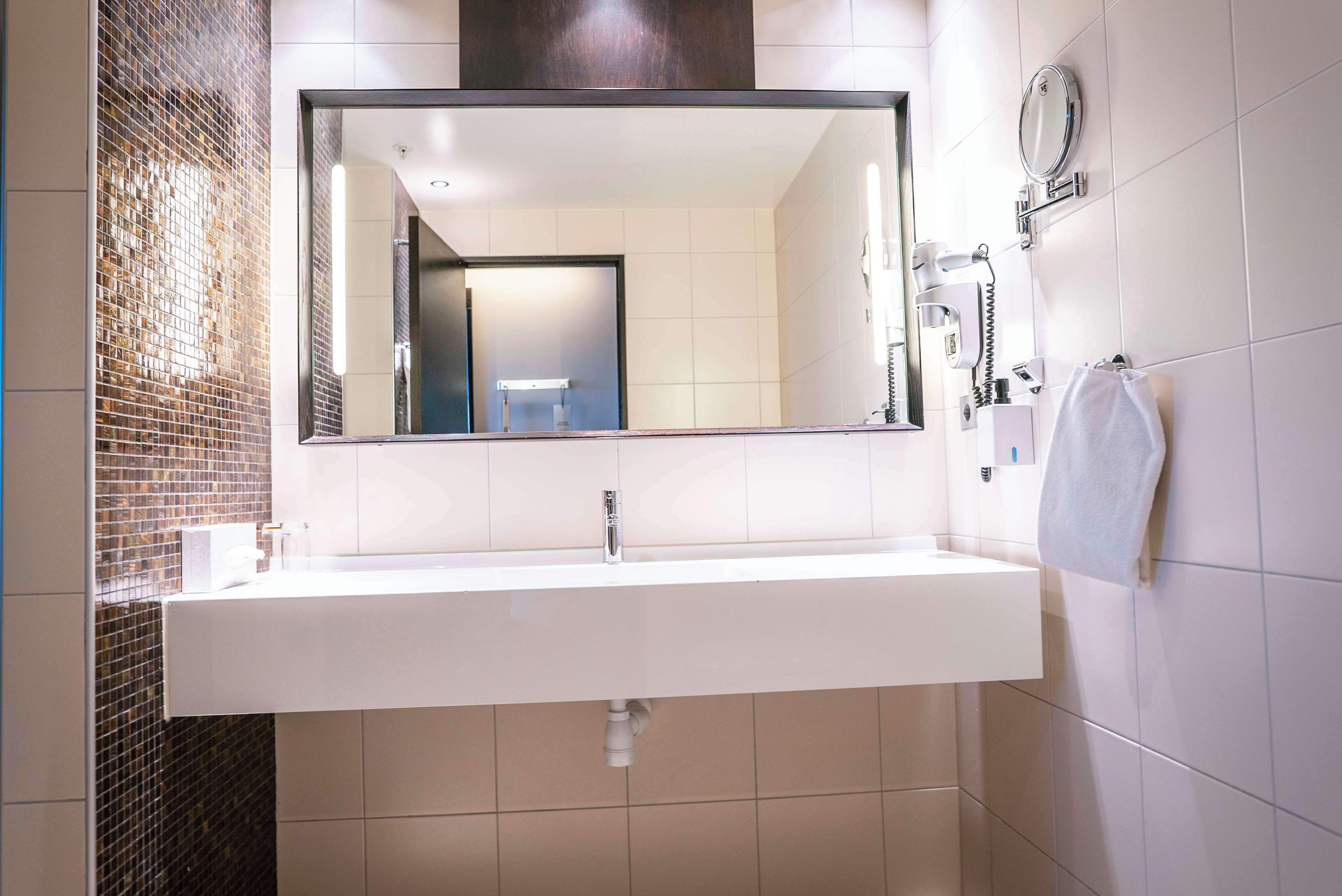 superior twin room | in-room safe, desk, iron/ironing board, free cots/infant beds