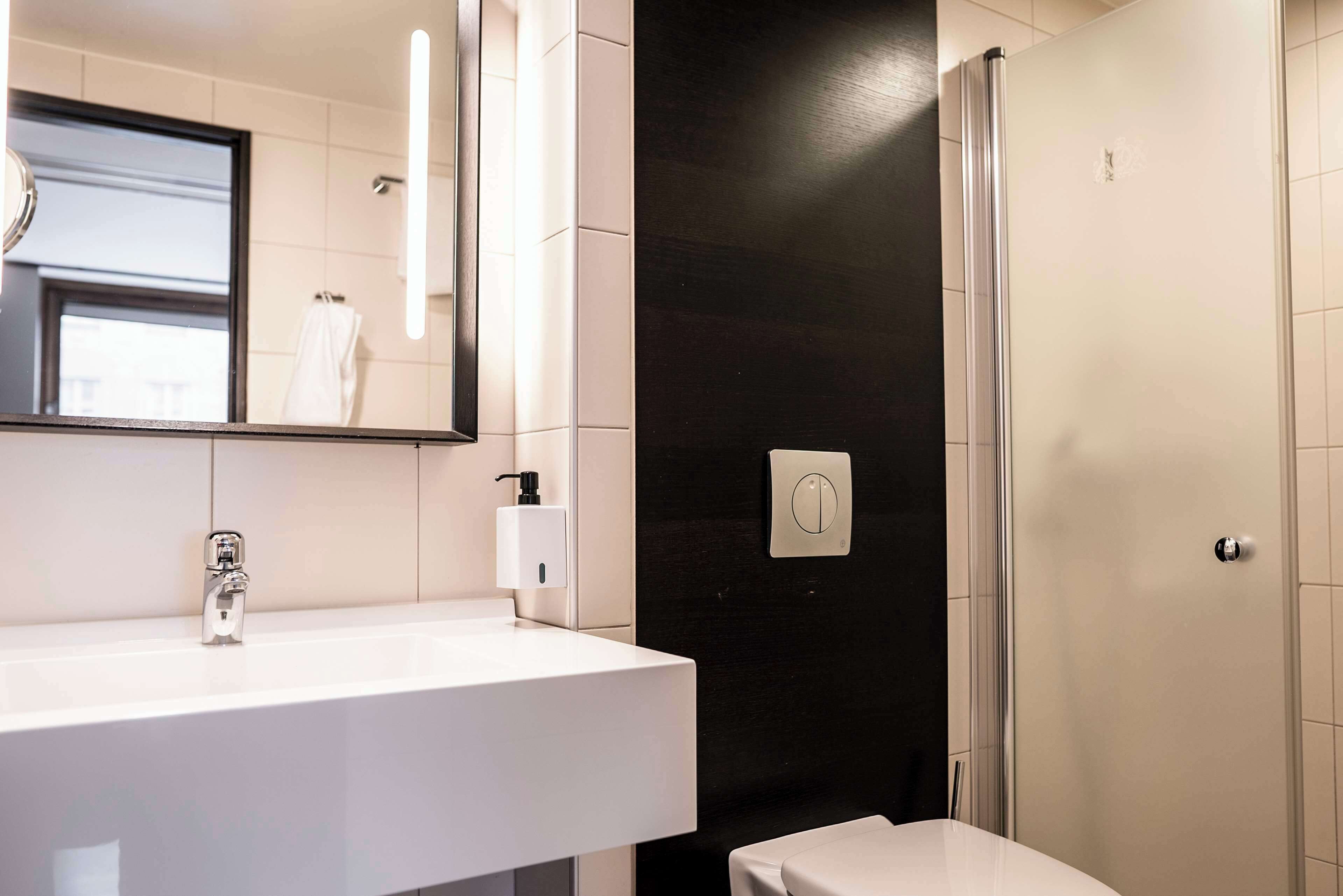 twin room | in-room safe, desk, iron/ironing board, free cots/infant beds