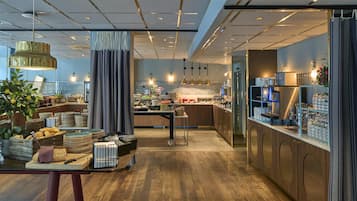 Desayuno buffet todos los días (SEK 275 por persona)
