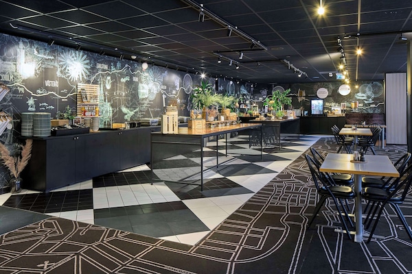 Se sirven desayunos, almuerzos y cenas; cocina local