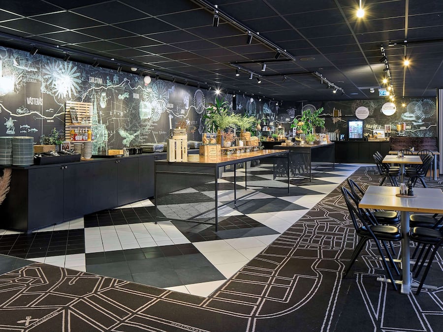 Se sirven desayunos, almuerzos y cenas; cocina local