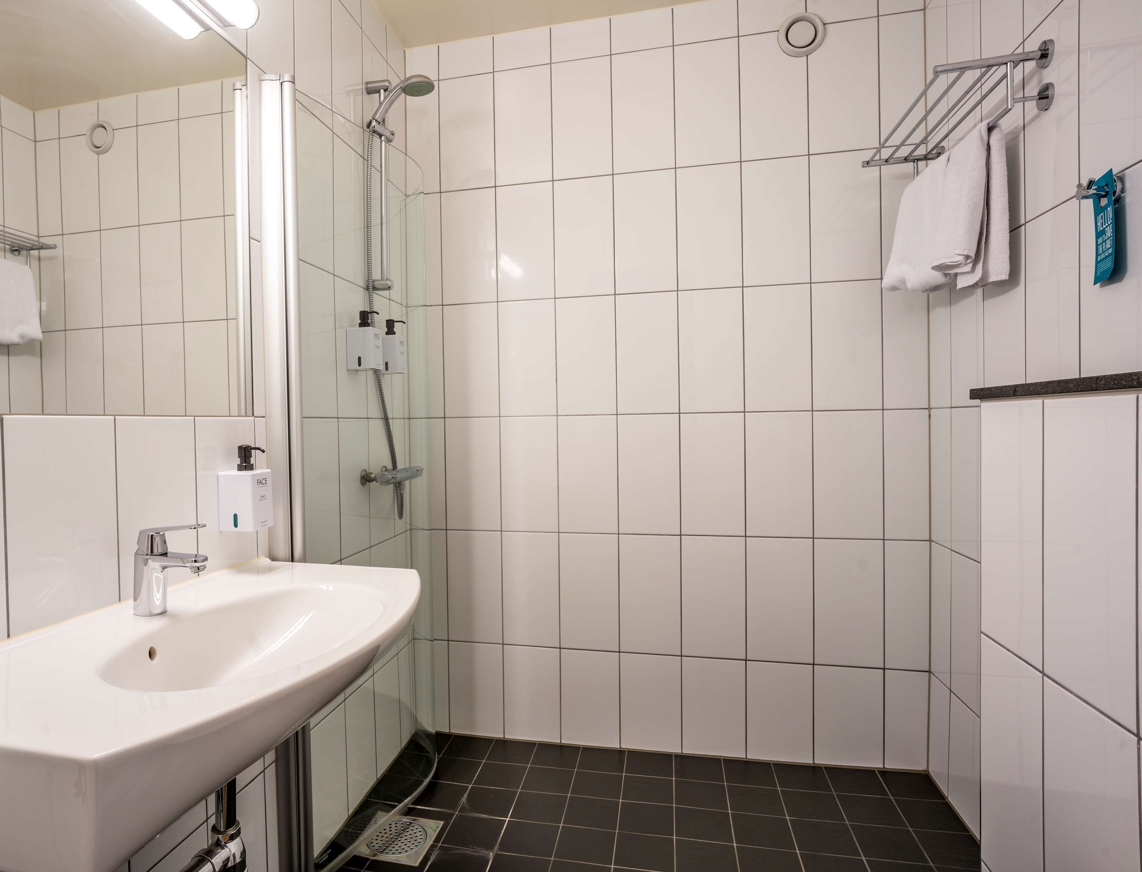 Salle de bain | Séchoir à cheveux, plancher chauffant (salle de bain)
