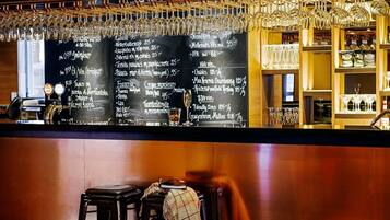 Petit déjeuner et déjeuner servis sur place