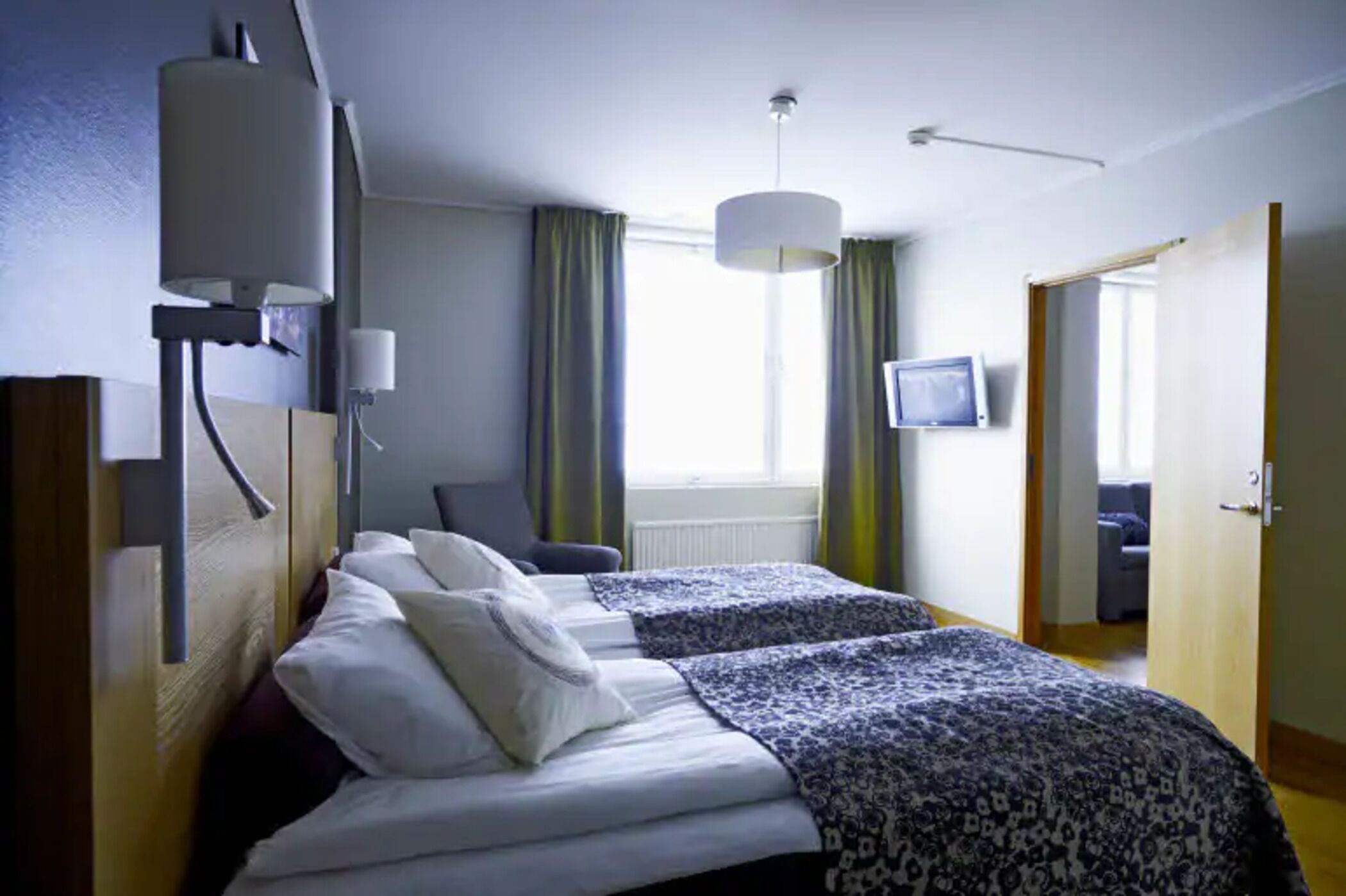 In-room safe, desk, iron/ironing board, free cribs/infant beds