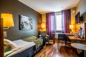 Coffres-forts dans les chambres, bureau, fer et planche à repasser