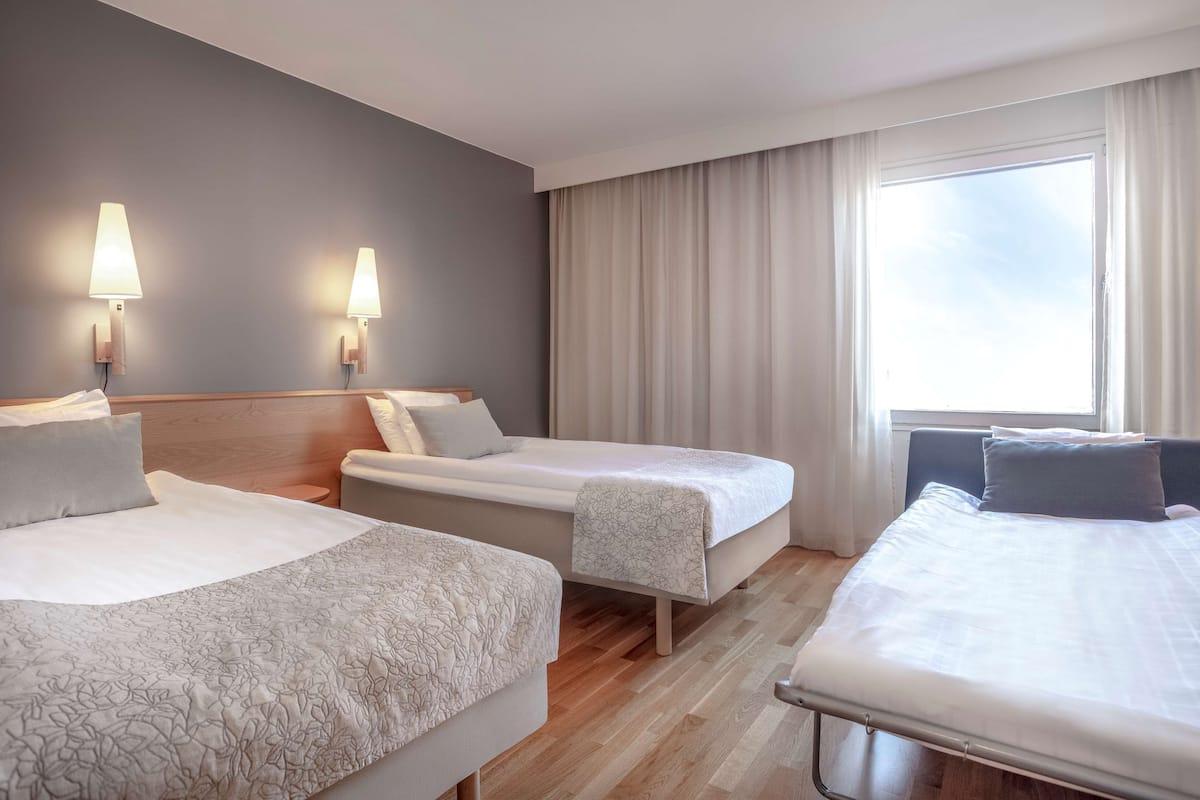 Family Room | In-room safe, desk, iron/ironing board, free WiFi