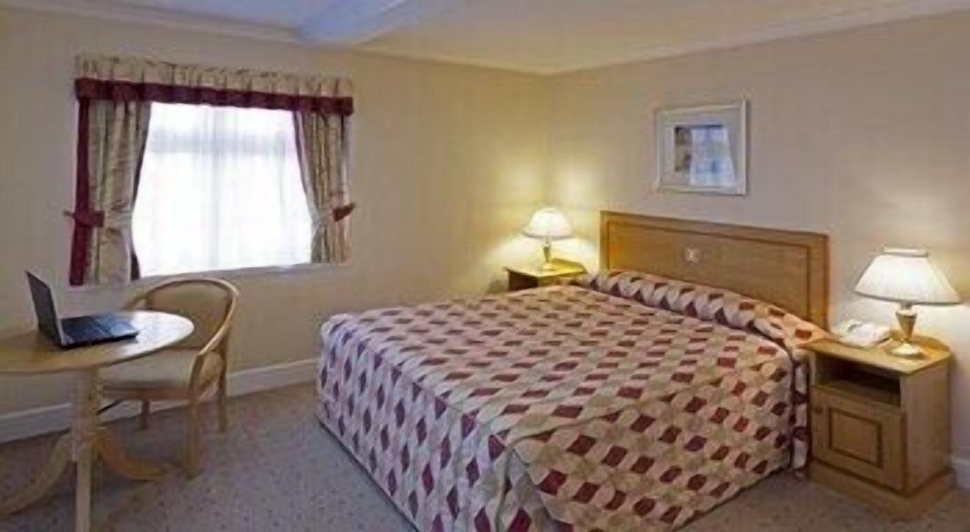 Hypo-allergenic bedding, in-room safe, individually decorated