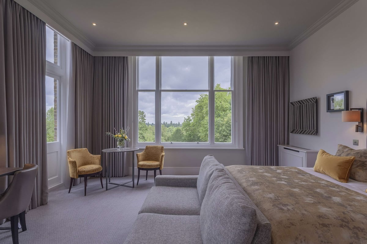 feature double room | hypo-allergenic bedding, in-room safe, individually decorated