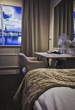 Economy Single Room, No Windows | Hypo-allergenic bedding, in-room safe, desk, laptop workspace