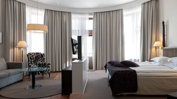 Suite | Hochwertige Bettwaren, Pillowtop-Betten, Minibar, individuell dekoriert