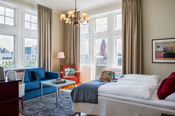 Desk, free cots/infant beds, free WiFi, bed sheets