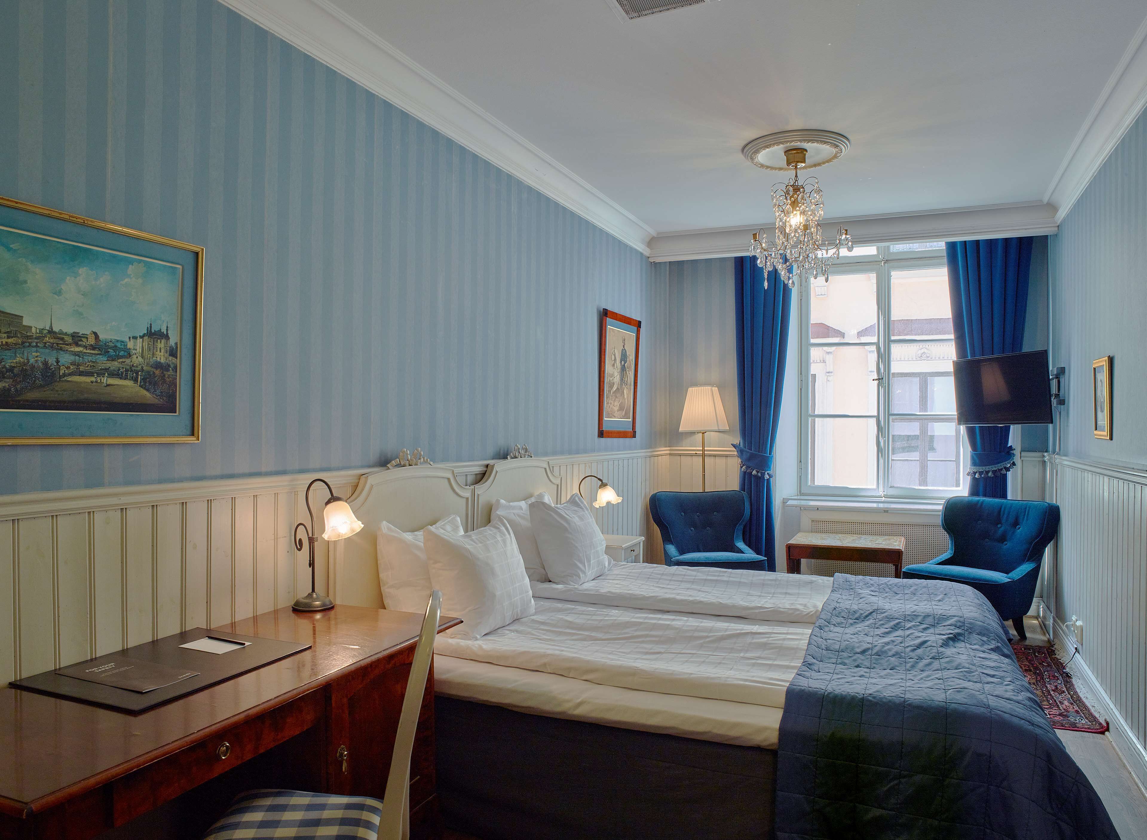 standard room, 1 king bed | individually furnished, iron/ironing board, free wifi, bed sheets