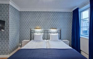 Twin Room | Individually furnished, iron/ironing board, free WiFi, bed sheets