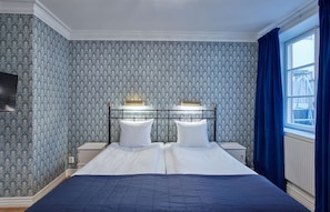 Twin Room | Individually furnished, iron/ironing board, free WiFi, bed sheets