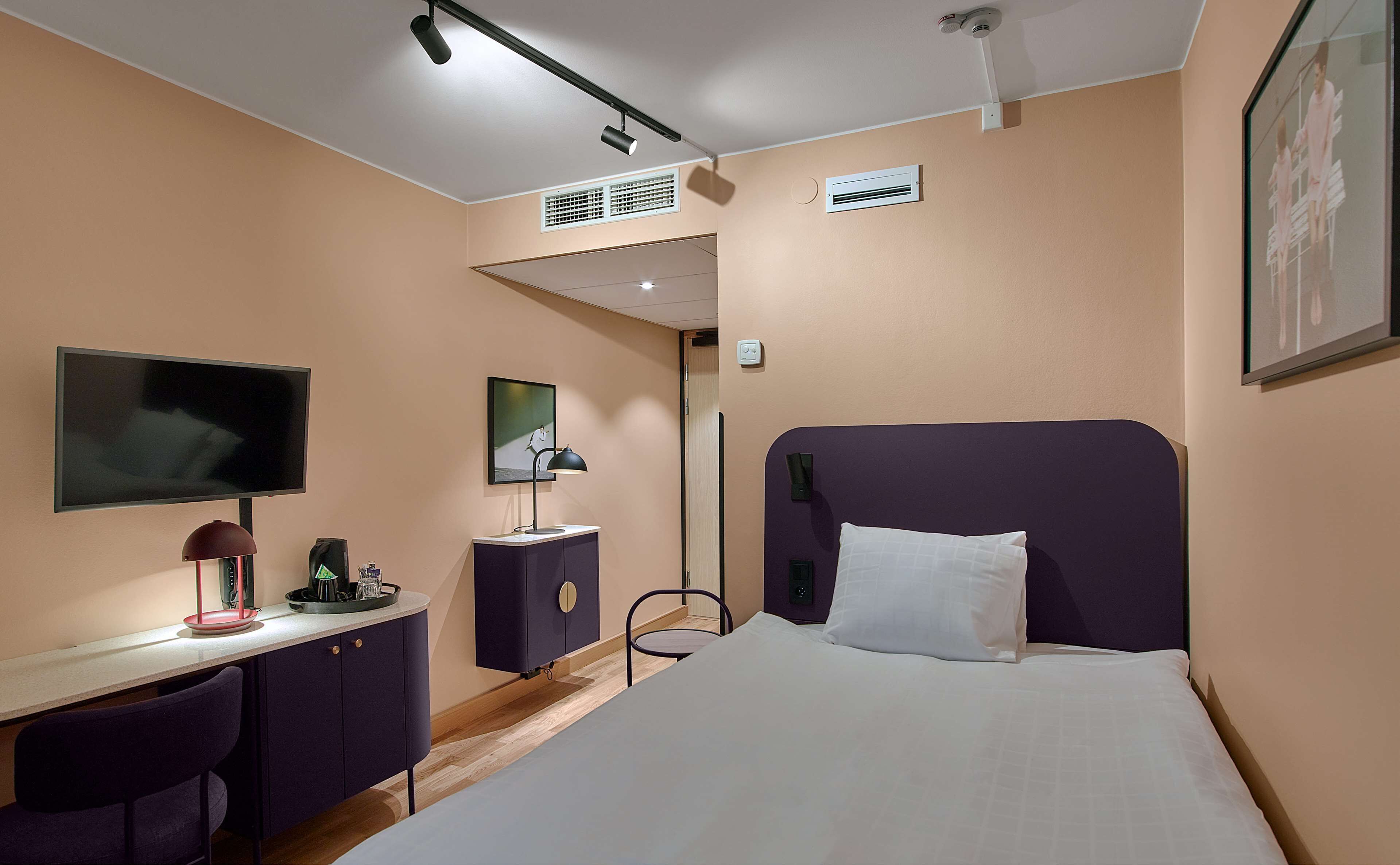 standard single room | in-room safe, desk, soundproofing, iron/ironing board