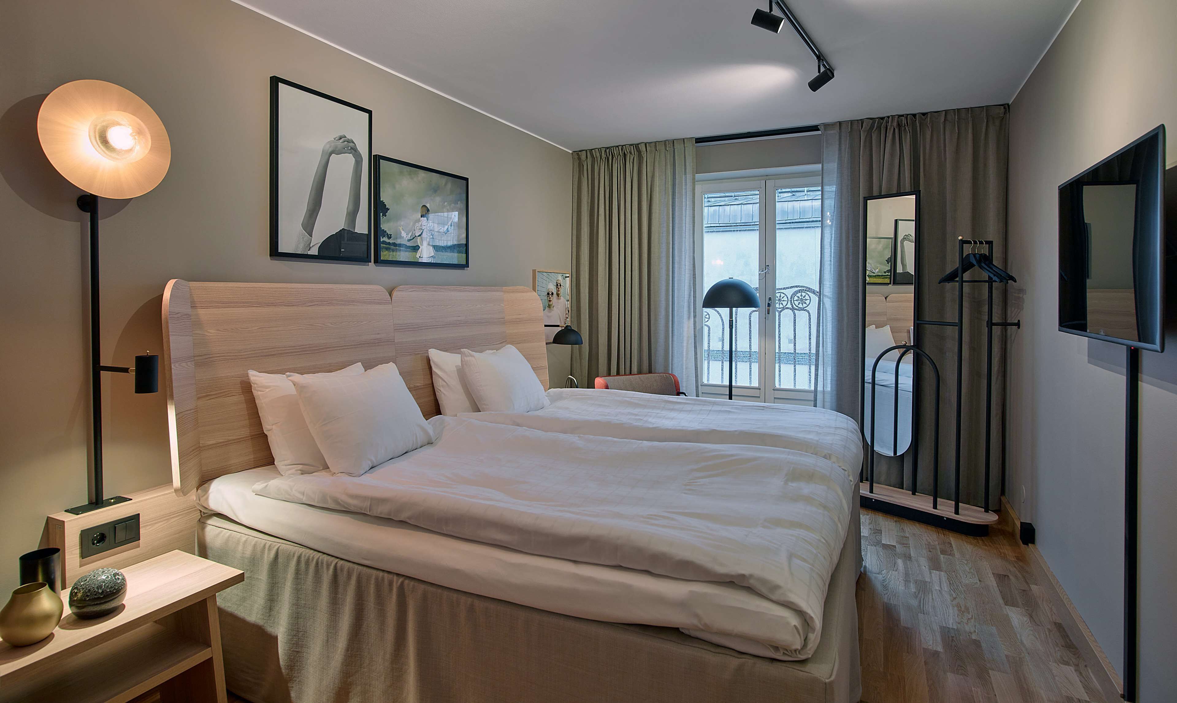 superior twin room, 2 single beds | in-room safe, desk, soundproofing, iron/ironing board