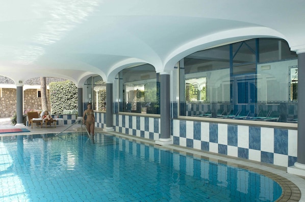Indoor pool, outdoor pool