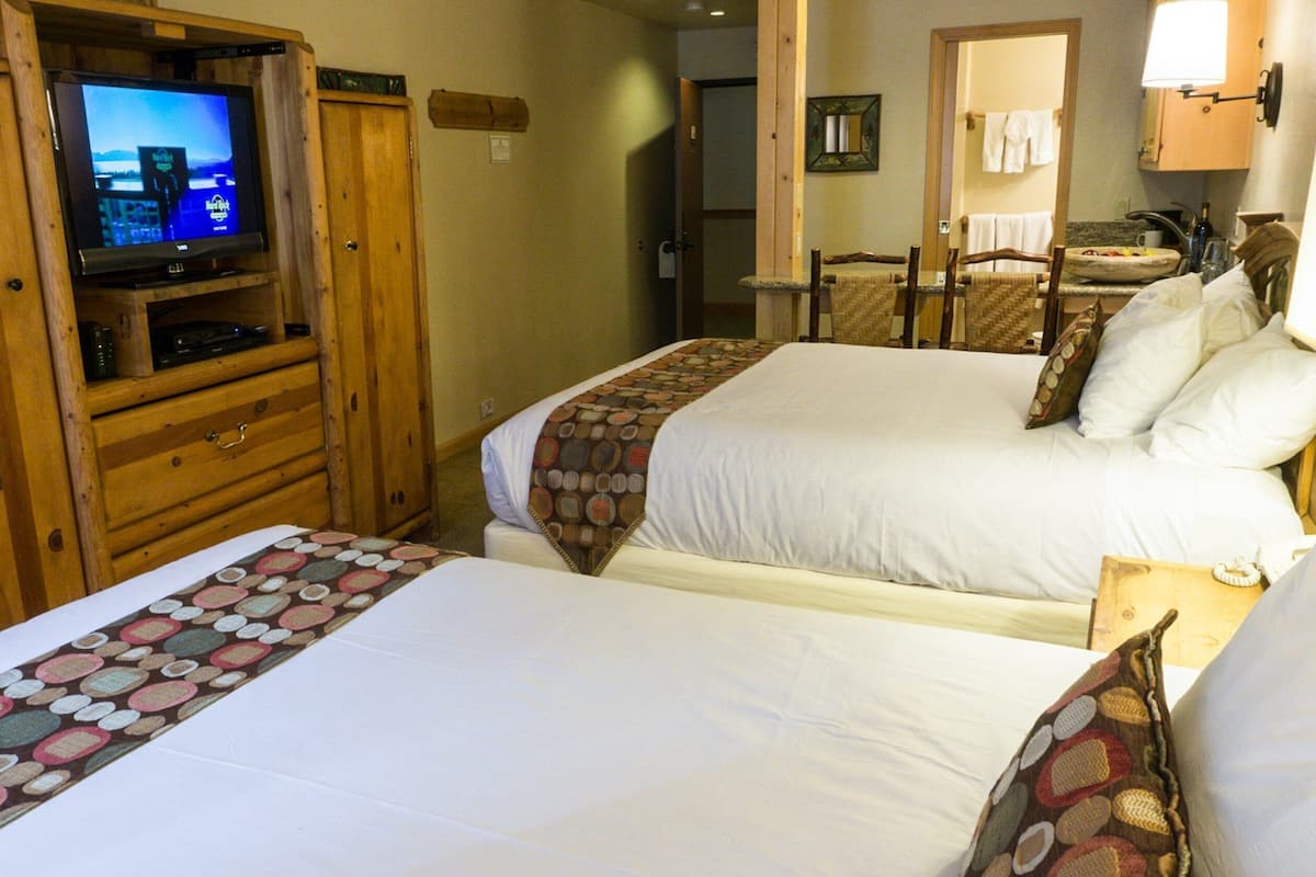 1 bedroom, individually decorated, individually furnished