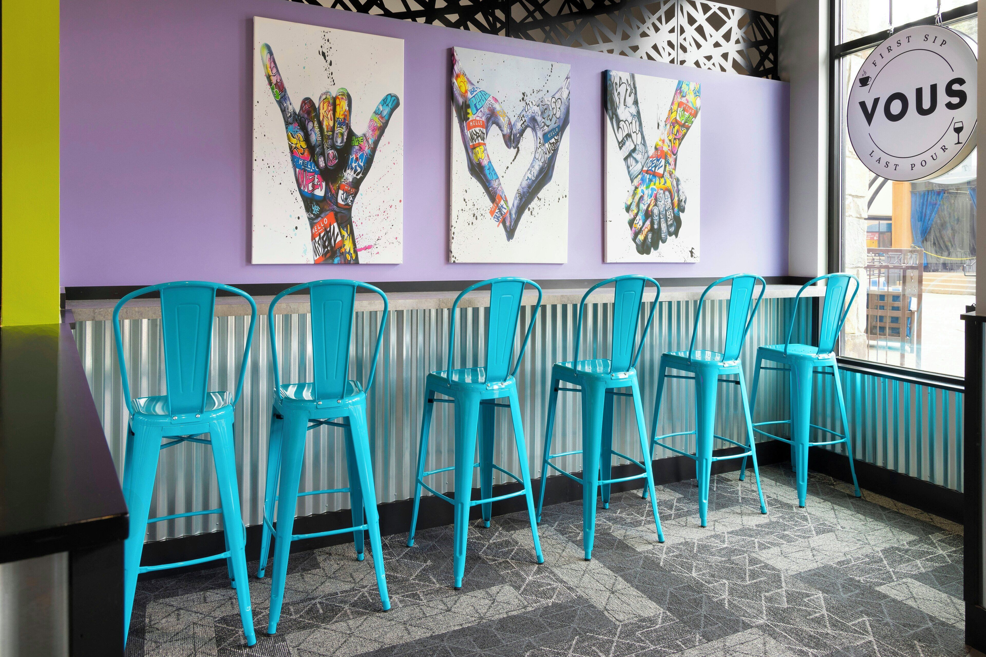 Sarapan, makan tengah hari dan makan malam dihidangkan 