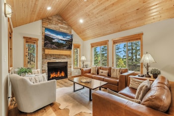 House, 3 Bedrooms (Private Homes) | Living area | 30-inch TV with cable channels, DVD player at Northstar Resort by Vail Resorts