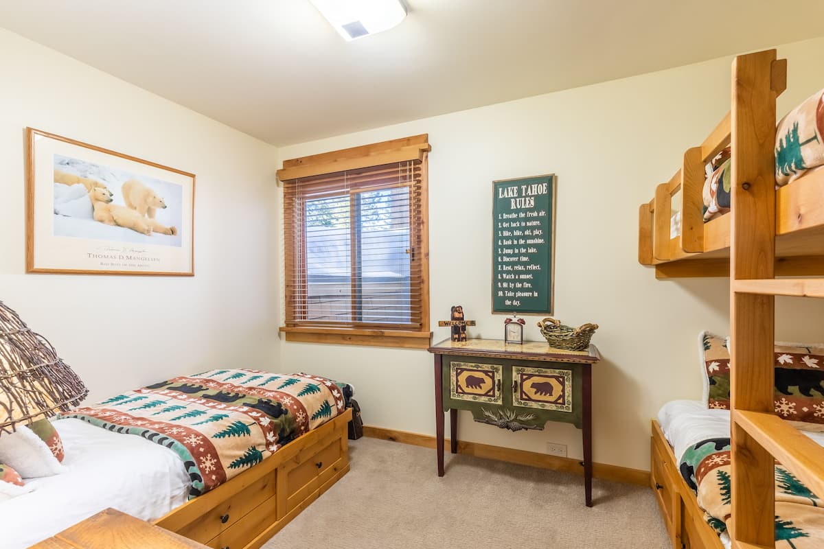 Condo, 2 Bedrooms, 2 Bathrooms (Ski Trails, Trailside) | 1 bedroom, individually decorated, individually furnished