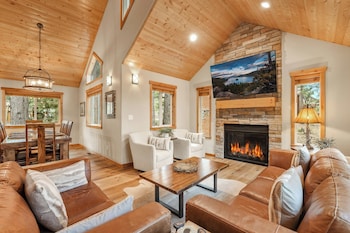 House, 3 Bedrooms (Private Homes) | Living area | 30-inch TV with cable channels, DVD player at Northstar Resort by Vail Resorts