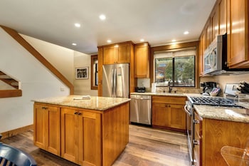 Condo, 3 Bedrooms (Mountain, 2 Bathrooms) | Private kitchen | Fridge, microwave, coffee/tea maker at Northstar Resort by Vail Resorts