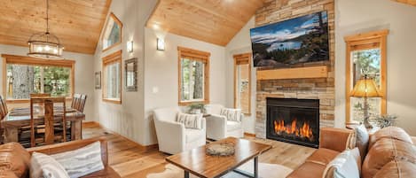 House, 3 Bedrooms (Private Homes) | Living area | 30-inch TV with cable channels, DVD player