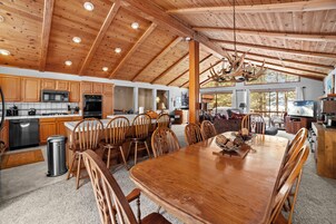 House, 4 Bedrooms (Private Homes) | Living area | 30-inch TV with cable channels, DVD player