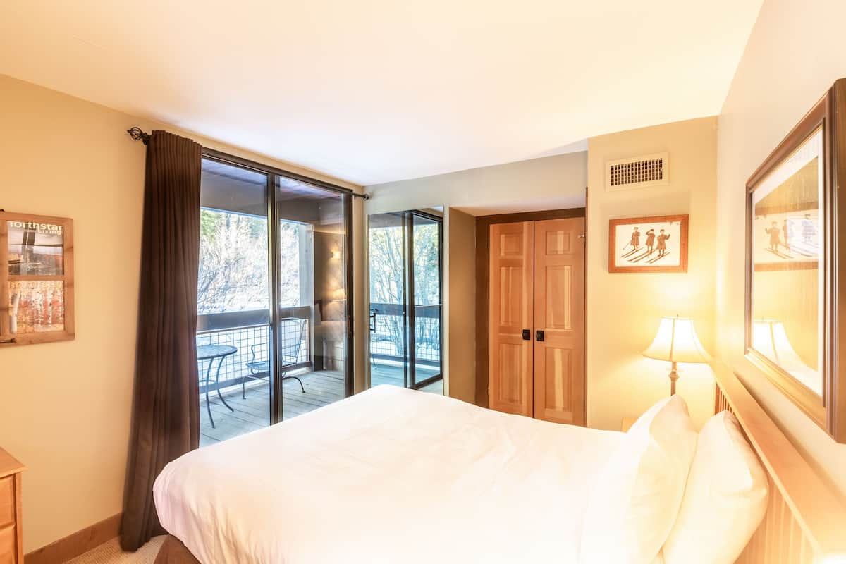 Condo, 2 Bedrooms, 2 Bathrooms (Mountain) | 1 bedroom, individually decorated, individually furnished