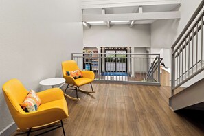 Lobby - Spark by Hilton Wichita East (Wichita)