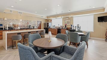 Free daily buffet breakfast
