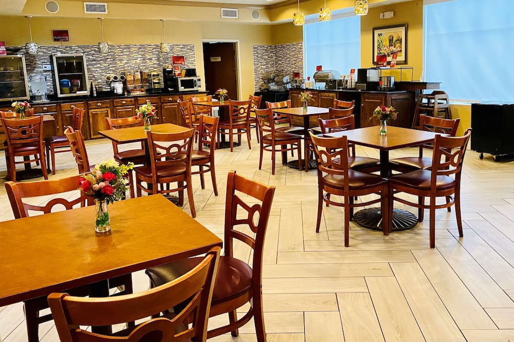 Best Western Plus Hannaford Inn & Suites