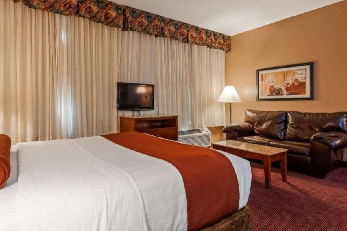 1 bedroom, pillowtop beds, in-room safe, desk