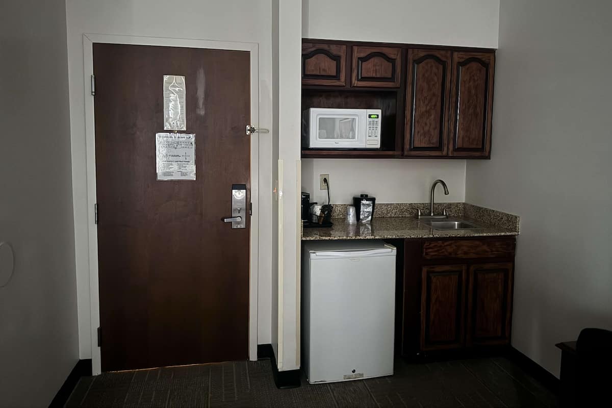 Fridge, microwave, coffee/tea maker