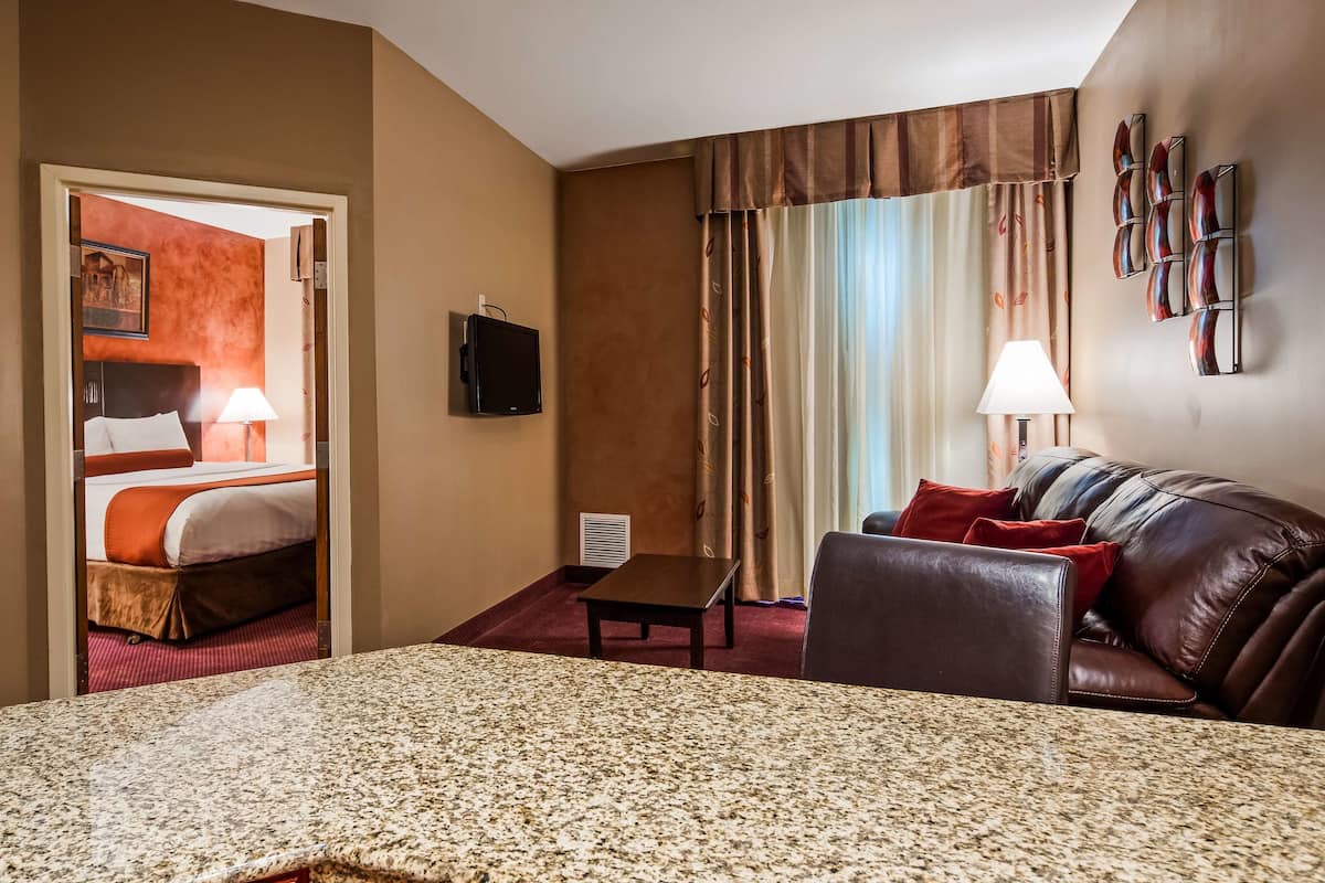 1 bedroom, pillowtop beds, in-room safe, desk