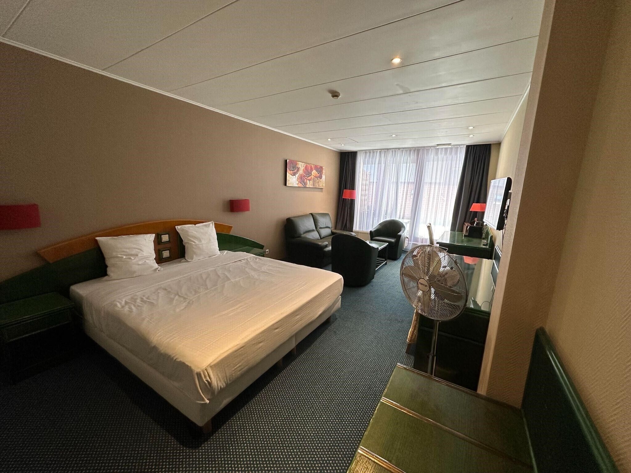 superior double room (terrace) | in-room safe, desk, blackout curtains, free wifi