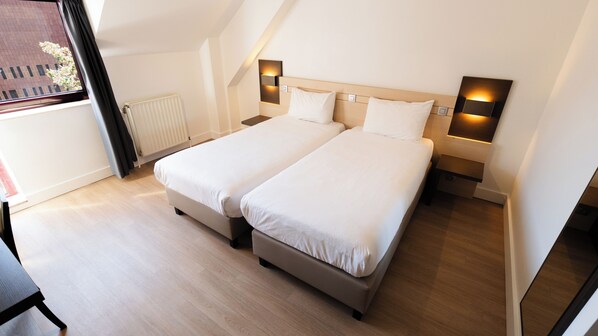 Twin Room | In-room safe, desk, blackout drapes, WiFi (free) - B&B HOTEL Mons Centre (Mons)