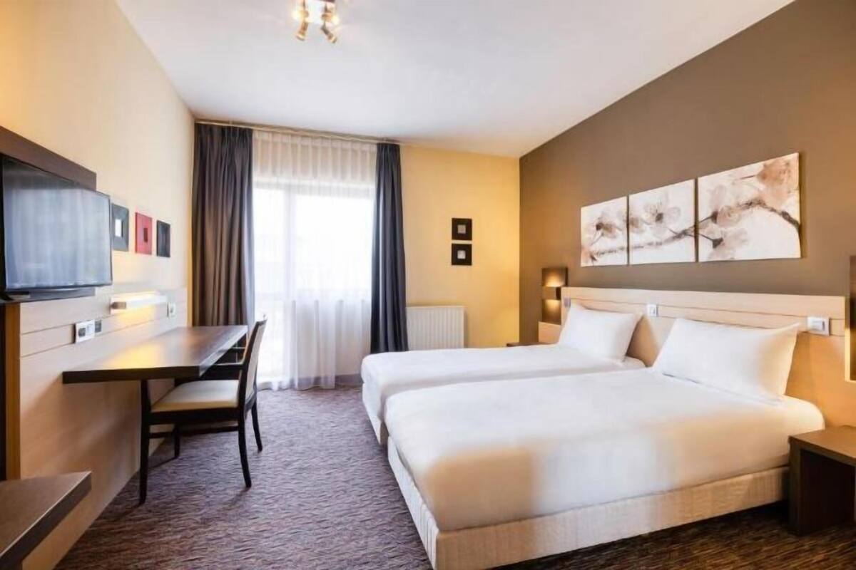 In-room safe, desk, blackout curtains, free WiFi