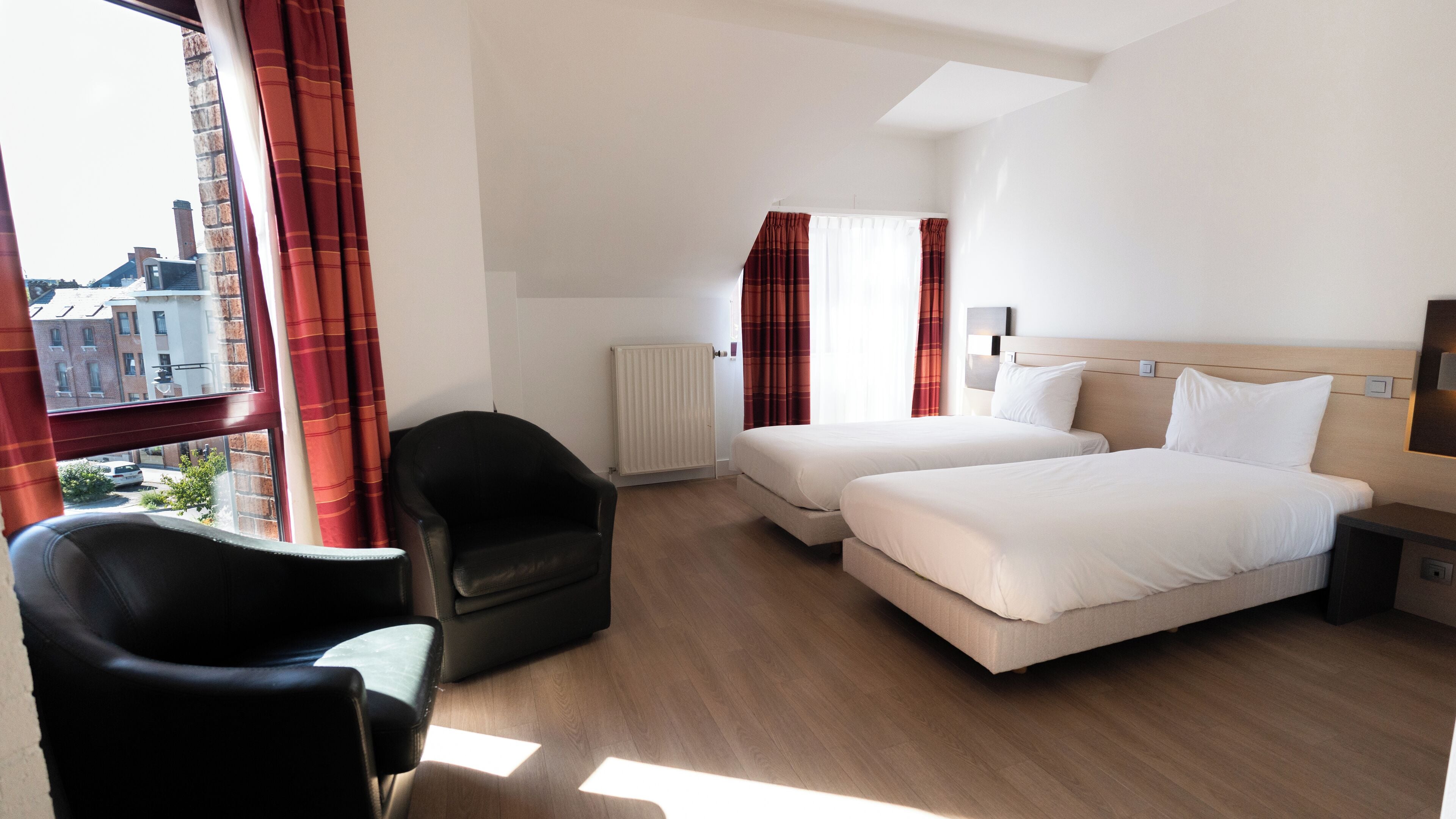 ห้องทริปเปิล | ตู้นิรภัยในห้องพัก, โต๊ะทำงาน, ผ้าม่านกันแสง, Wi-Fi ฟรี