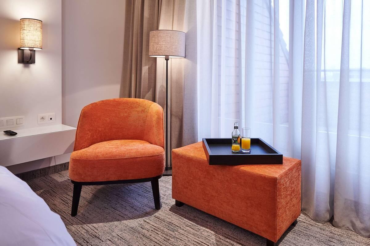 Minibar, in-room safe, desk, laptop workspace