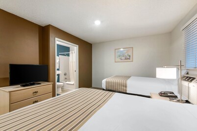 Suburban Studios Lakeland North I-4