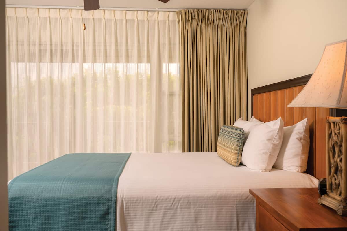 suite (kokua) | in-room safe, desk, iron/ironing board, free wifi