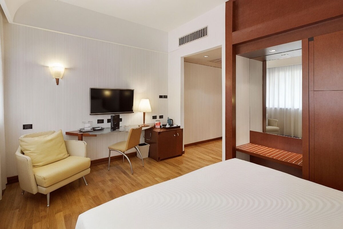 Couette en duvet, minibar, coffre-fort, bureau